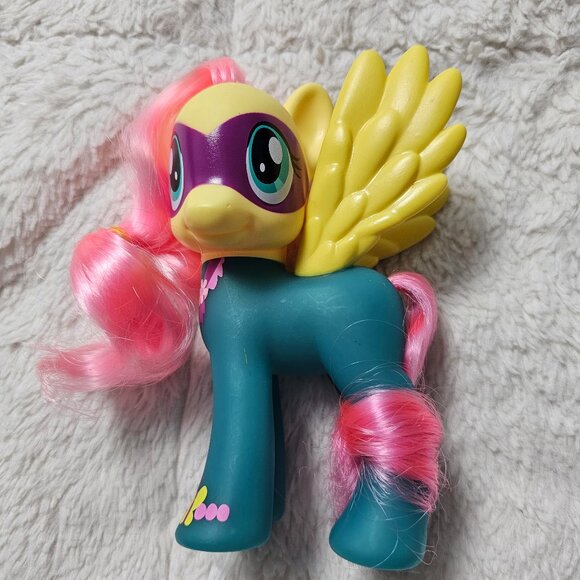 2010 My Little Pony Power Ponies Saddle Rager Fluttershy Toy Figure - Picture 1 of 4